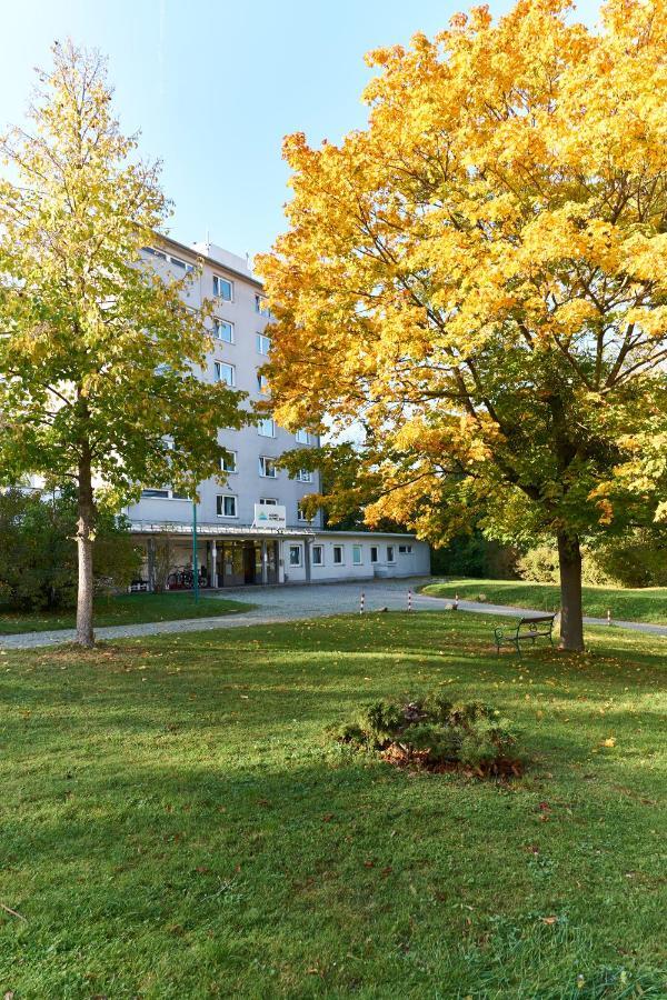 Hostel Hütteldorf Viena Exterior foto